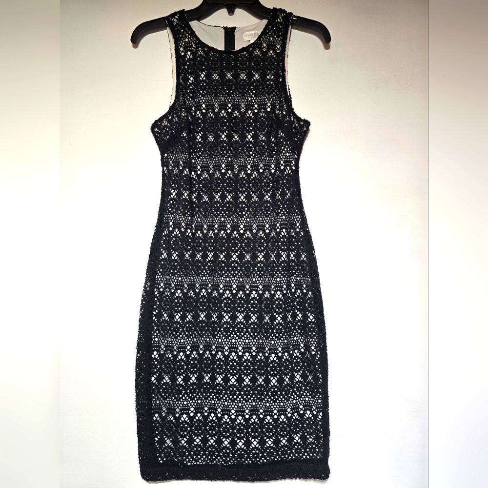 BISOU BISOU Elegant Black Sleeveless Lace Dress. Size 6